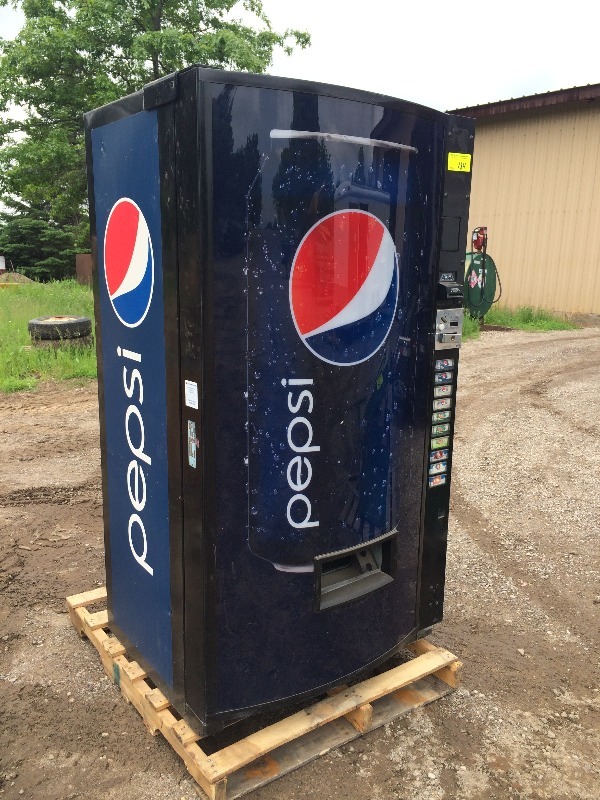 lot 134 image: Pepsi Machine - works fine