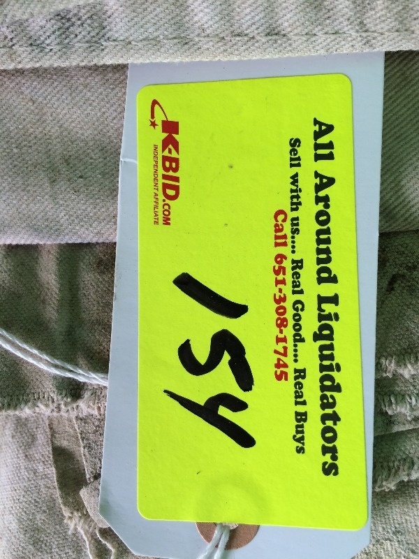 lot 154 image: Stucco tarps  Pallet lot