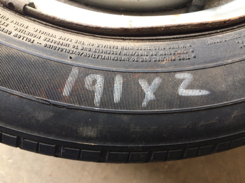 lot 191 image: Volkswagen Tires  wrims P185 60R 14  Lot of 2