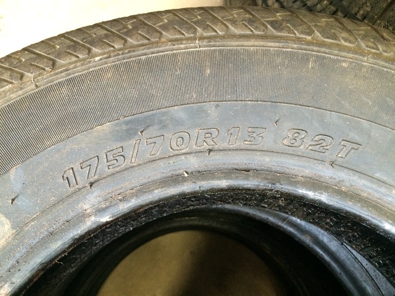 lot 193 image: Tires 175 70R 13 82 T   lot of 2
