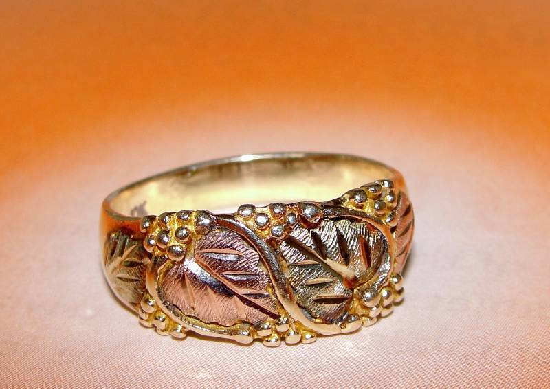 10K Black Hills Gold Band