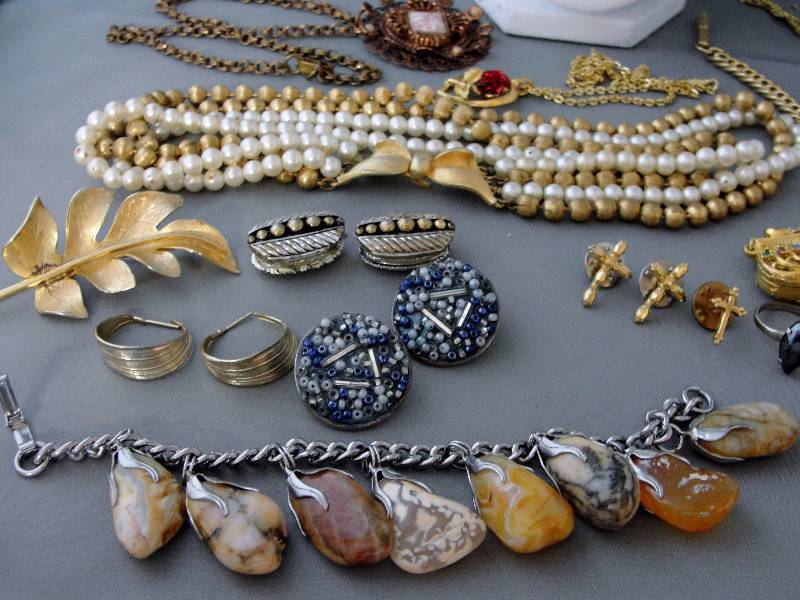 Gold Tone Pearl Copper Costume Jewelry