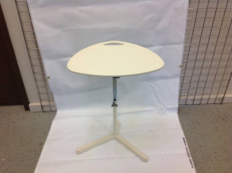 lot 10 image: Bedside table