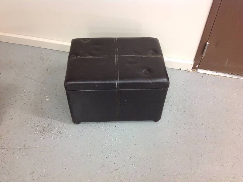lot 18 image: Ottoman - faux leather