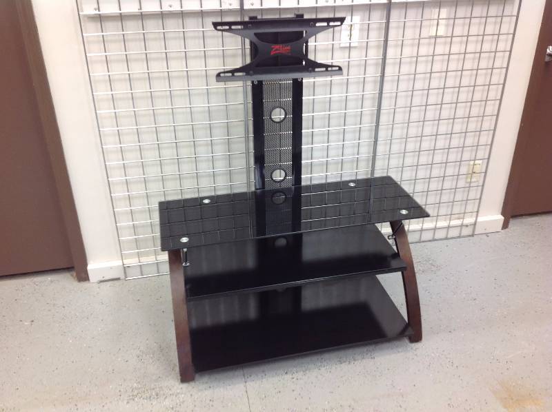 lot 22 image: Zline flat screen tv entertainment center