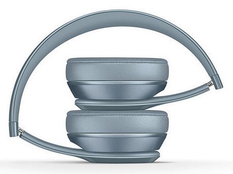 lot 213 image: Beats by Dr. Dre Solo 2 On-Ear Headphones - Silver