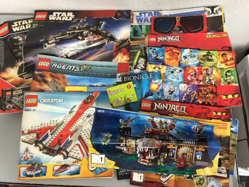 lot 41 image: Assorted Legos
