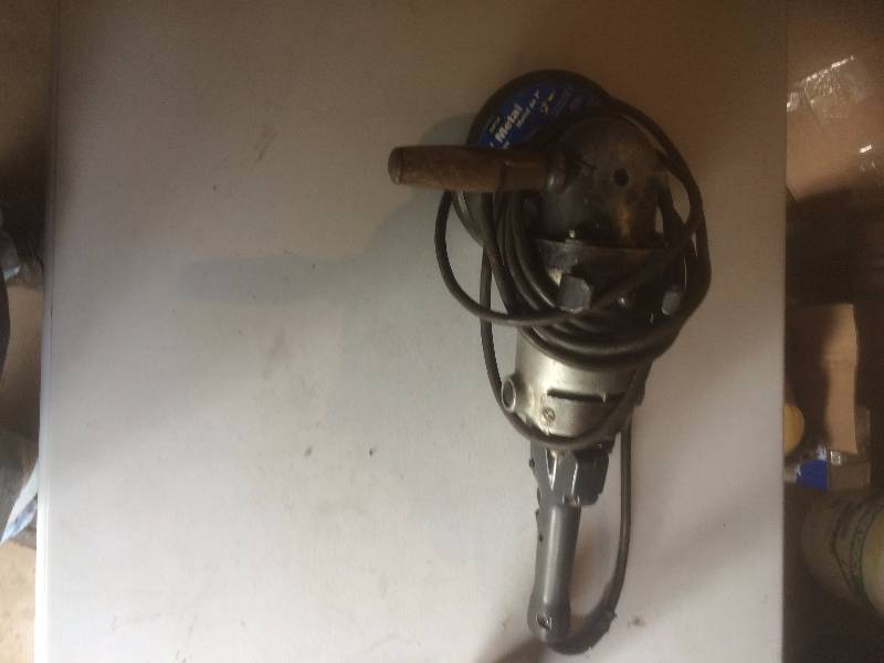 Black & Decker 7 Angle Grinder