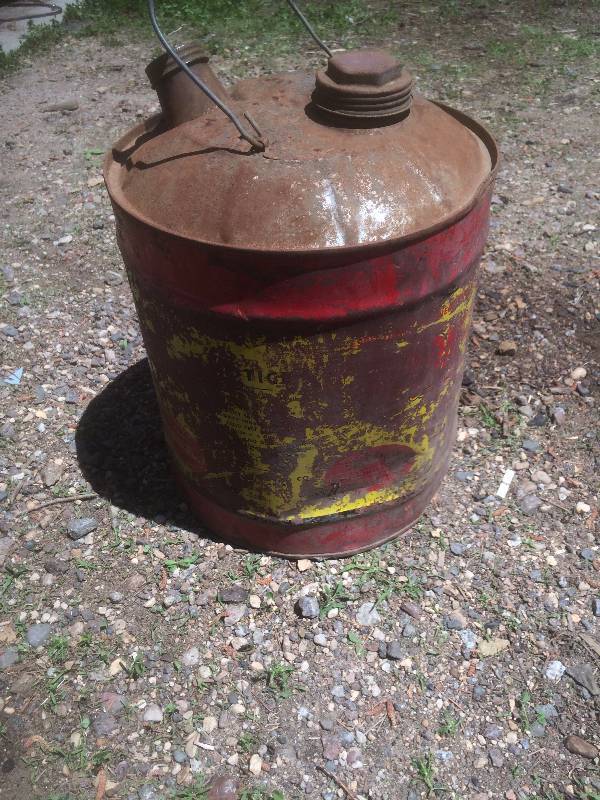 Tractor lube can