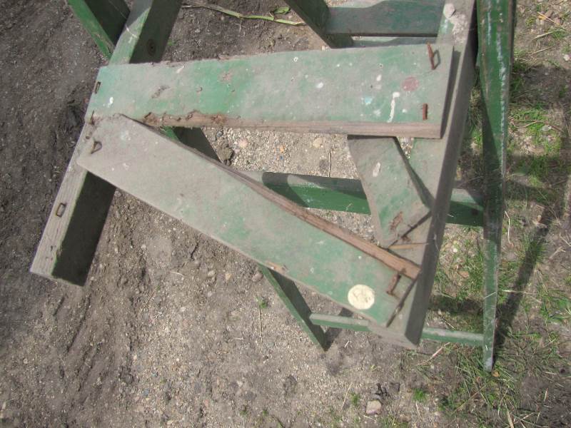 lot 3 image: Wooden Step Ladder