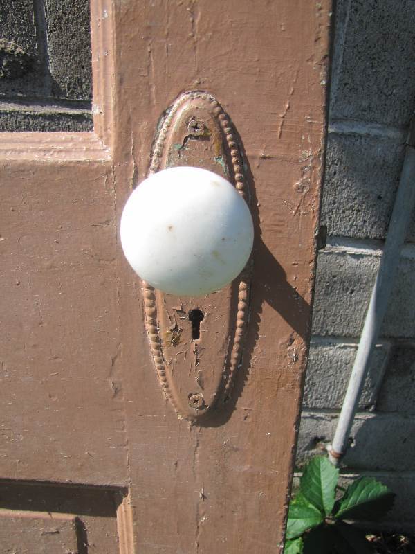 lot 28 image: Vintage  Door