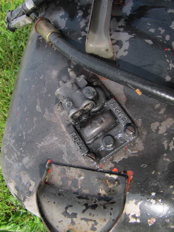 lot 103 image: Boat Gas Tank