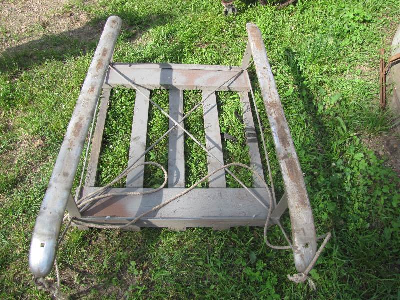 lot 110 image: Homemade sled
