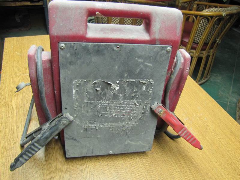 lot 133 image: Mac Tools Charger