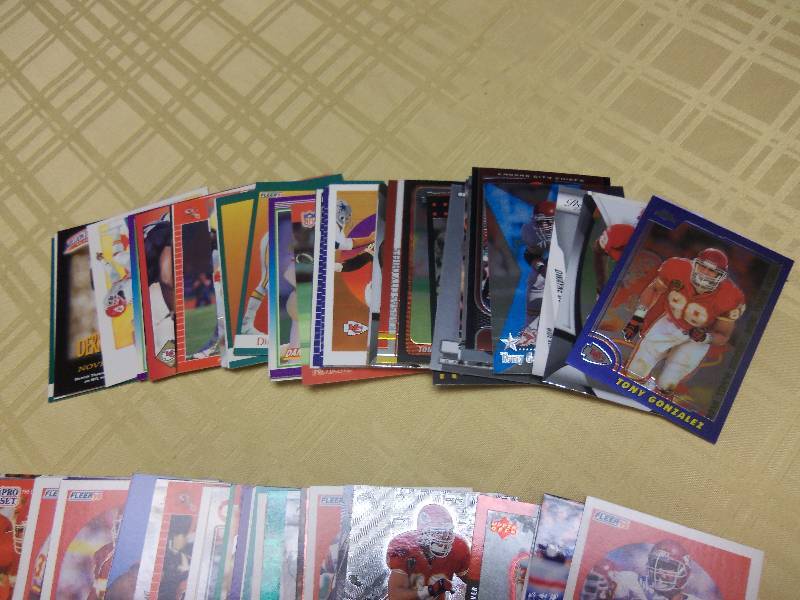 100 Kansas City Chiefs Football Cards