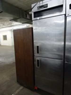 lot 4 image: Freezer