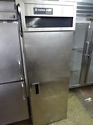 lot 7 image: Refrigerator