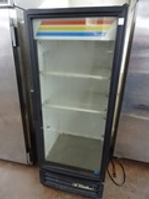 lot 10 image: Refrigerator