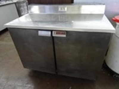 lot 13 image: Refrigerated Cabinet