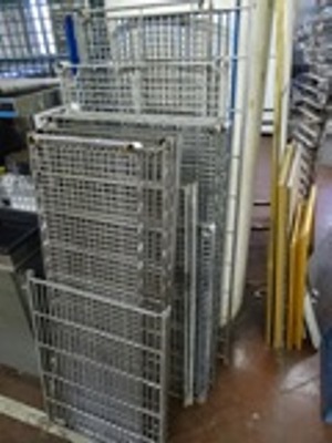 lot 21 image: Wire Shelves