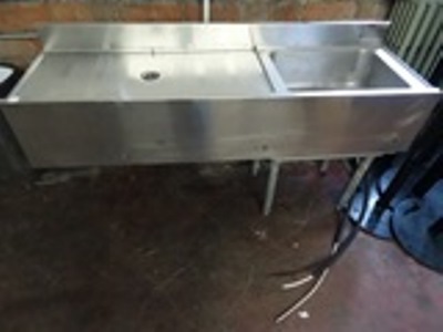 lot 32 image: Dry Rack & Ice Bin