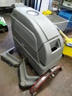 lot 34 image: Floor Scrubber