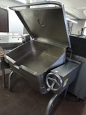 lot 78 image: Skillet Brazing pan