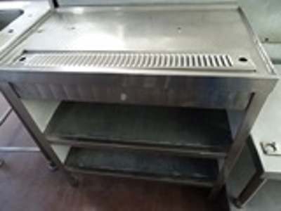lot 82 image: Work table with built in drip tray