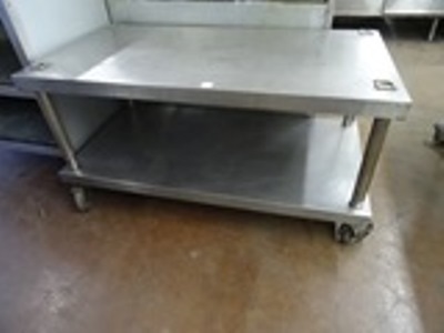 lot 85 image: Equipment Stand