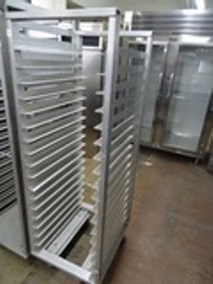 lot 94 image: Tray Rack