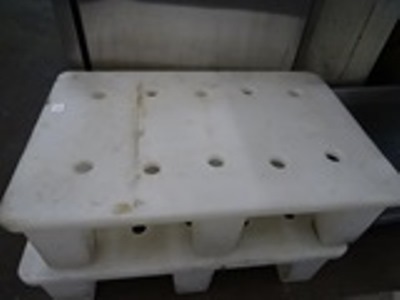 lot 98 image: Dunnage rack