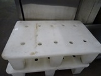 lot 99 image: Dunnage Rack