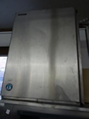 lot 129 image: ice Maker