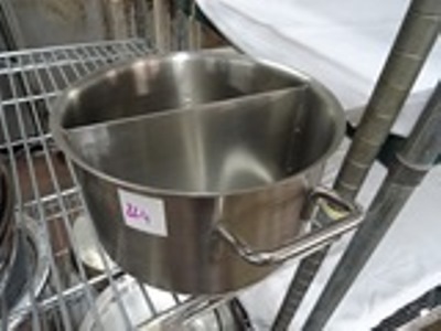 lot 224 image: Cook Pot