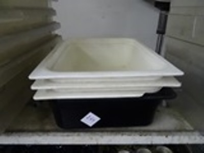 lot 269 image: Plastic Pans