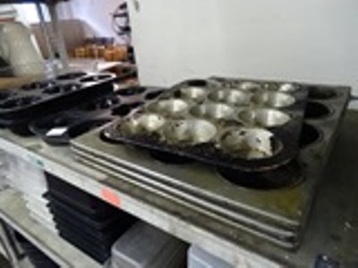 lot 272 image: Baking Pans