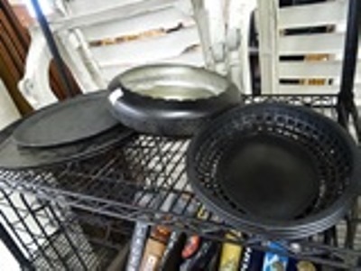 lot 290 image: Trays & Candle Holder