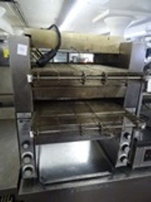 lot 137 image: Toast & Hold