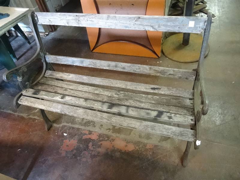 lot 311 image: Bench