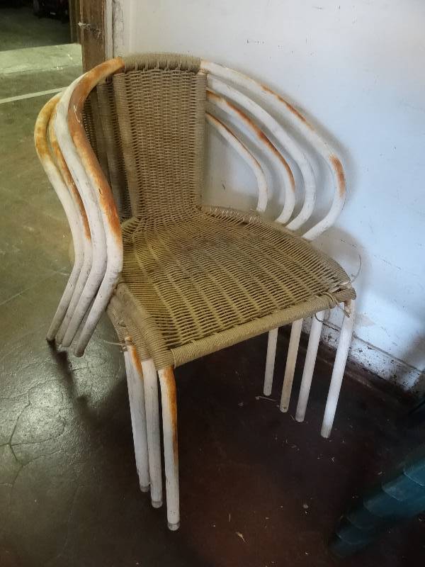 lot 320 image: Patio Chairs