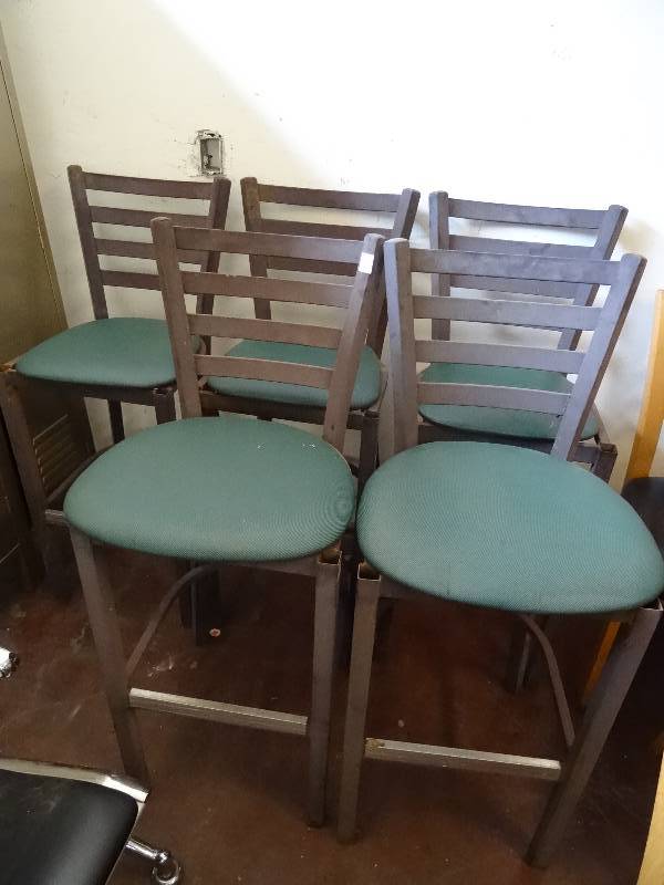 lot 325 image: Bar Stools