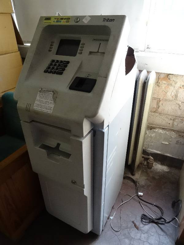 lot 332 image: Cash Machine