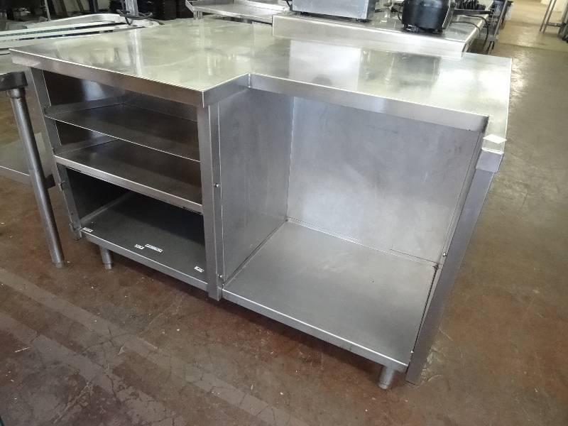 lot 341 image: Waitress Station