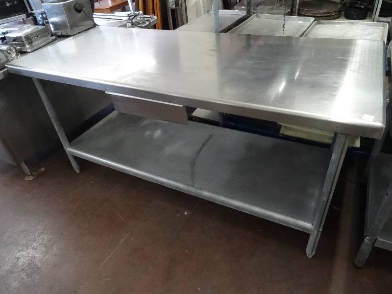 lot 353 image: Prep table