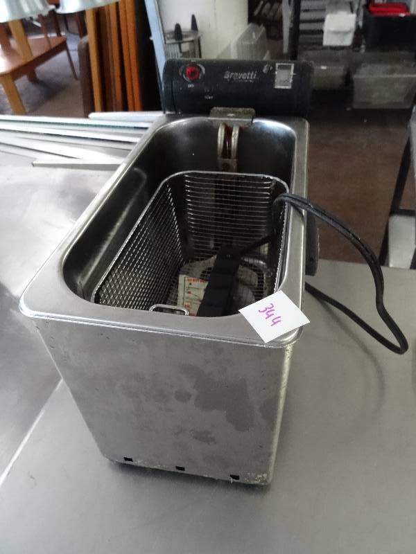 lot 344 image: Mini Deep Fryer