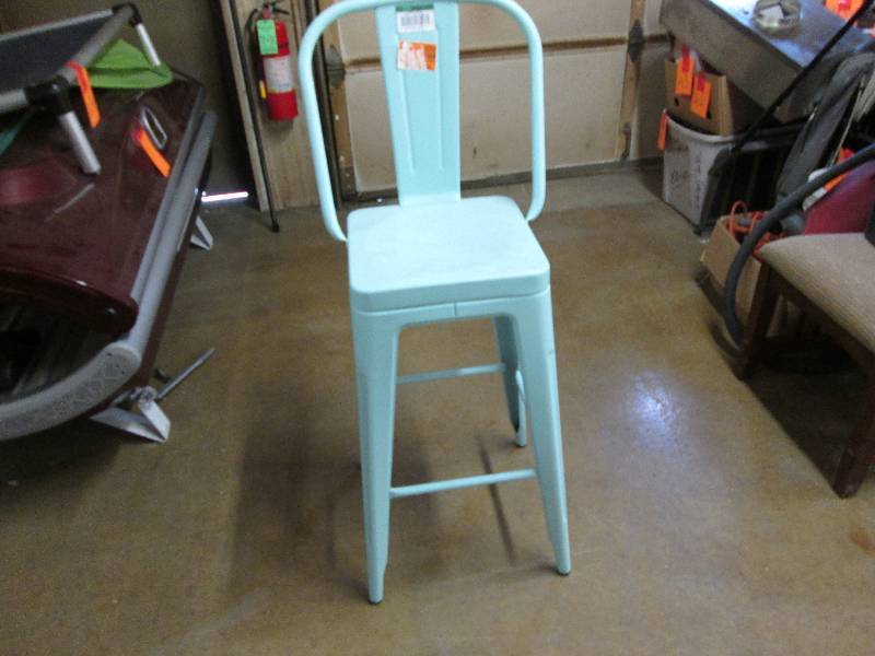 lot 15 image: Metal 45.5 inch Garden Stool Light ...