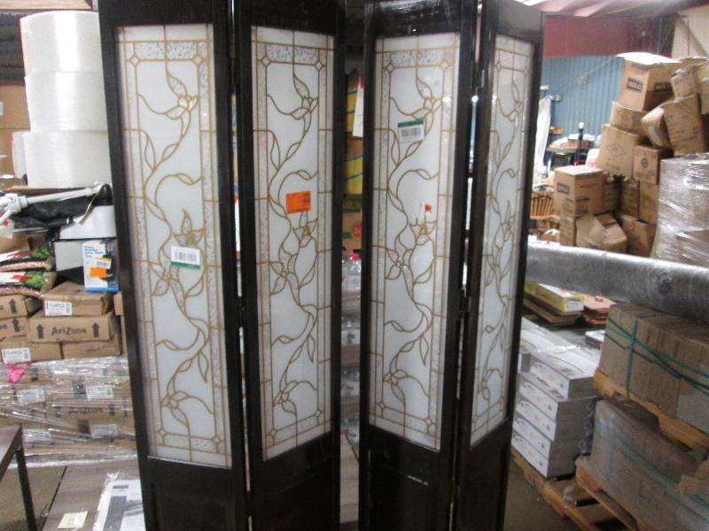 lot 21 image: Beautiful 4 panel glasswood room d...