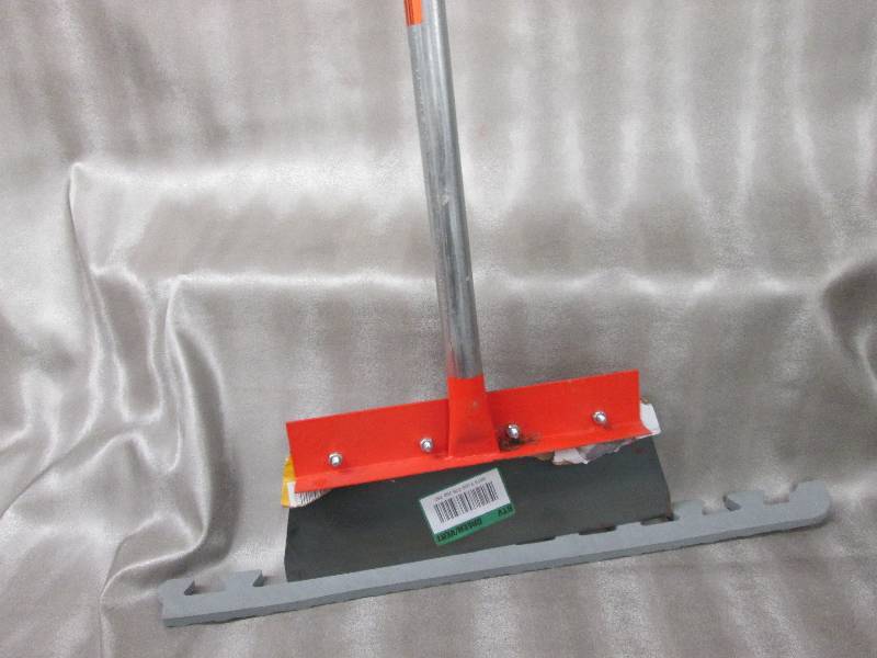 lot 42 image: QEP 14 in. Wide Floor Surface Scrap...