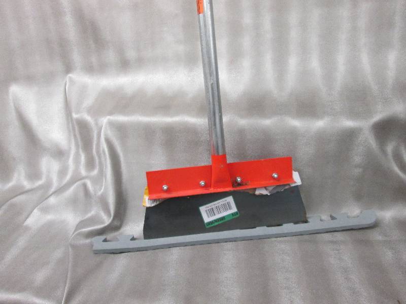lot 44 image: QEP 14 in. Wide Floor Surface Scrap...