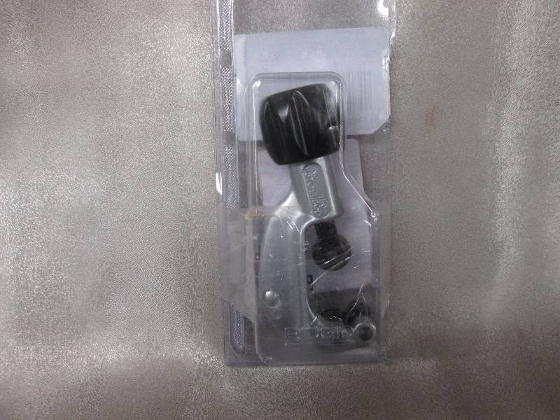 lot 199 image: 150 Tubing Cutter SKU # 505622 Reta...